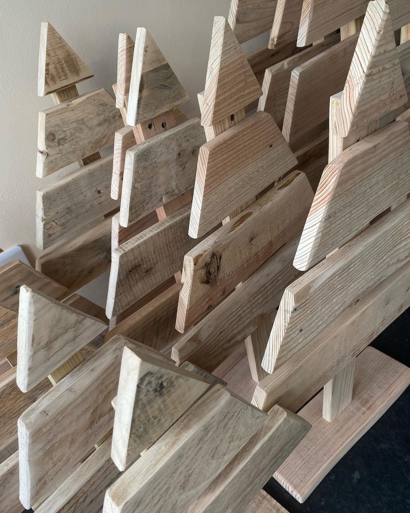 Rustic Minimalist Wooden Christmas Tree