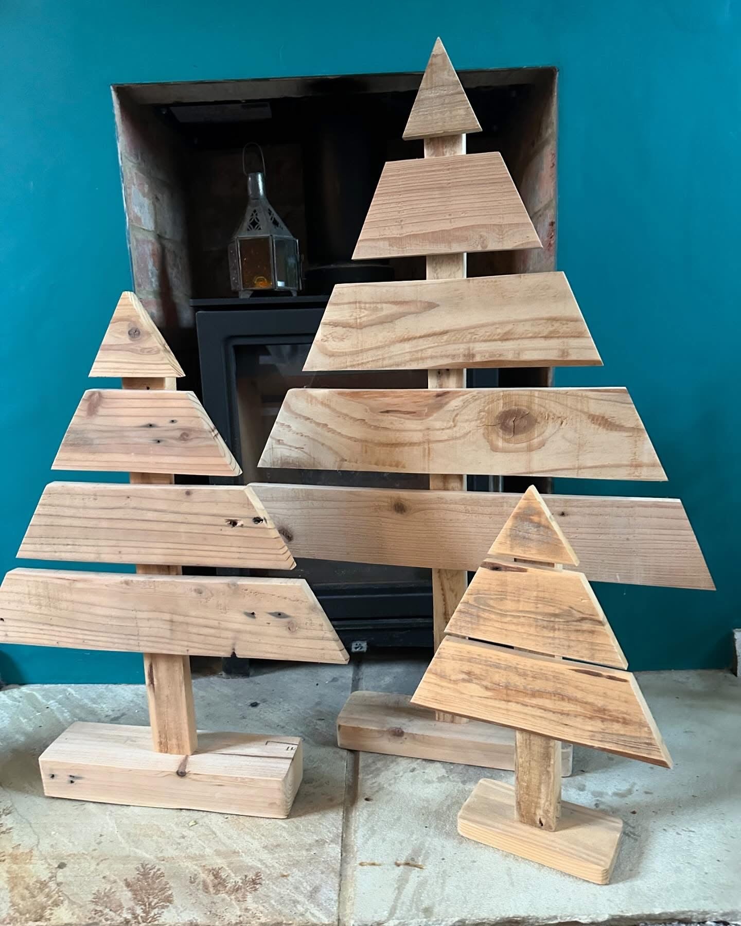 Rustic Minimalist Wooden Christmas Tree